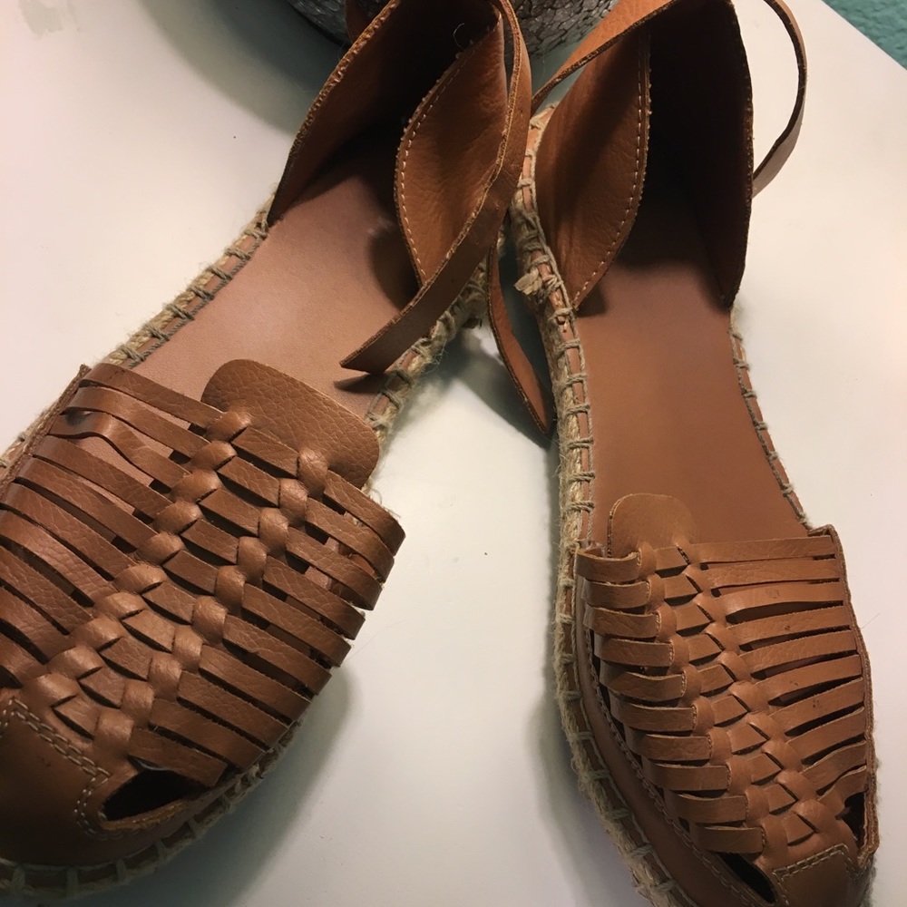 Woven shoe